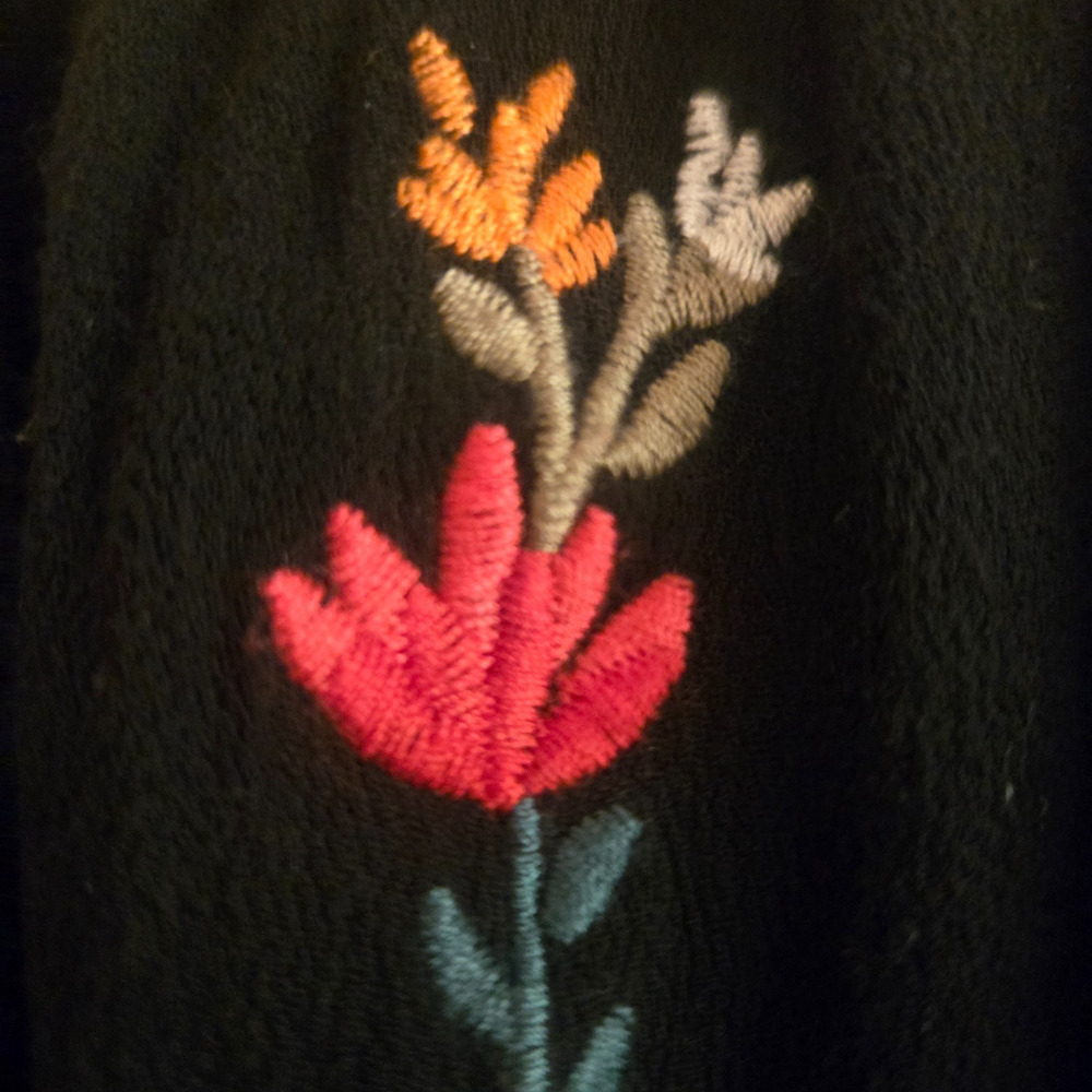 Savannah Jane Boho Peasant Hippie Mexican shirt black embroidered flowers M - Picture 13 of 13